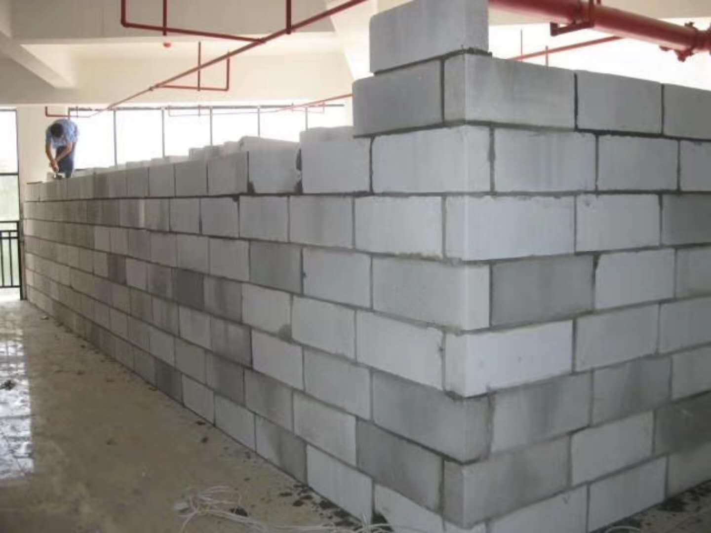 前进蒸压加气混凝土砌块承重墙静力和抗震性能的研究